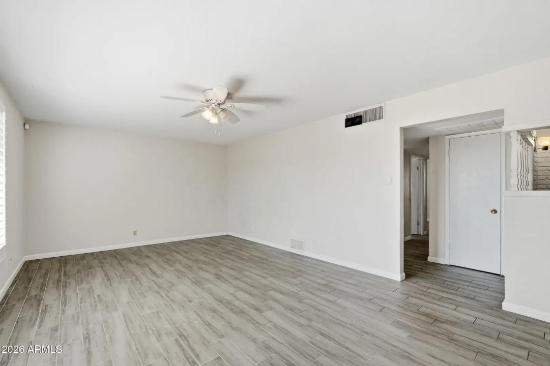 Real Estate Picture 14