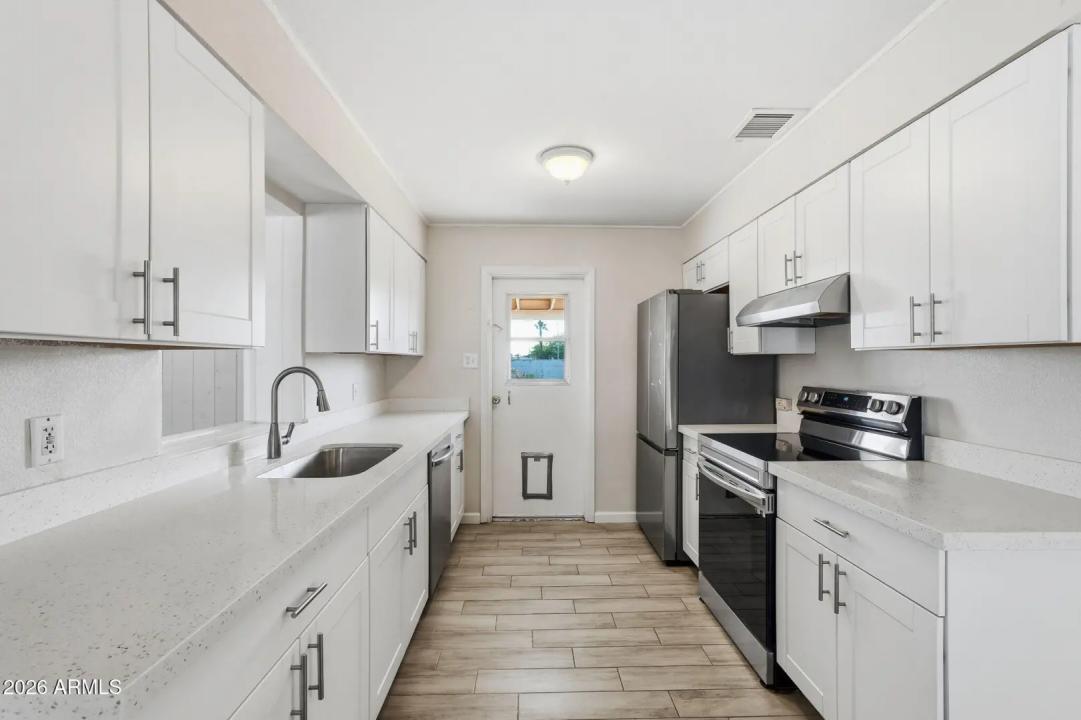 Real Estate Picture 15