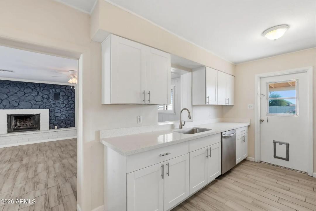 Real Estate Picture 16