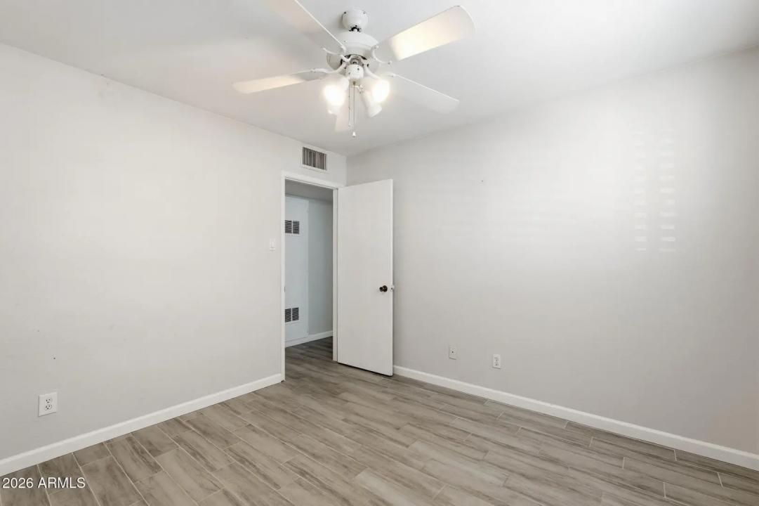 Real Estate Picture 30
