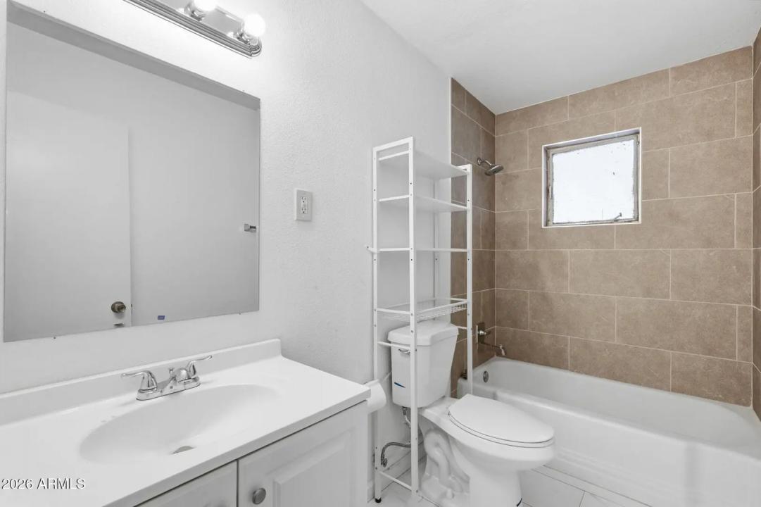 Real Estate Picture 34