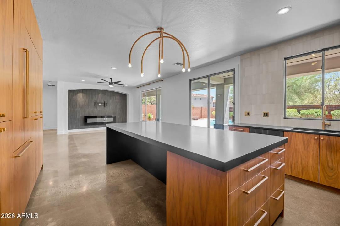 Real Estate Picture 17