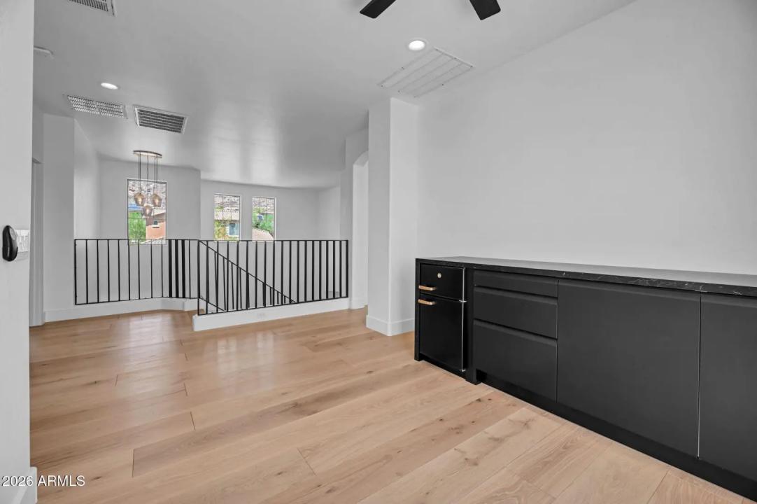 Real Estate Picture 24