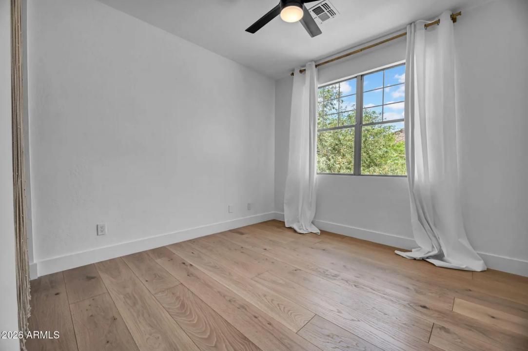 Real Estate Picture 27