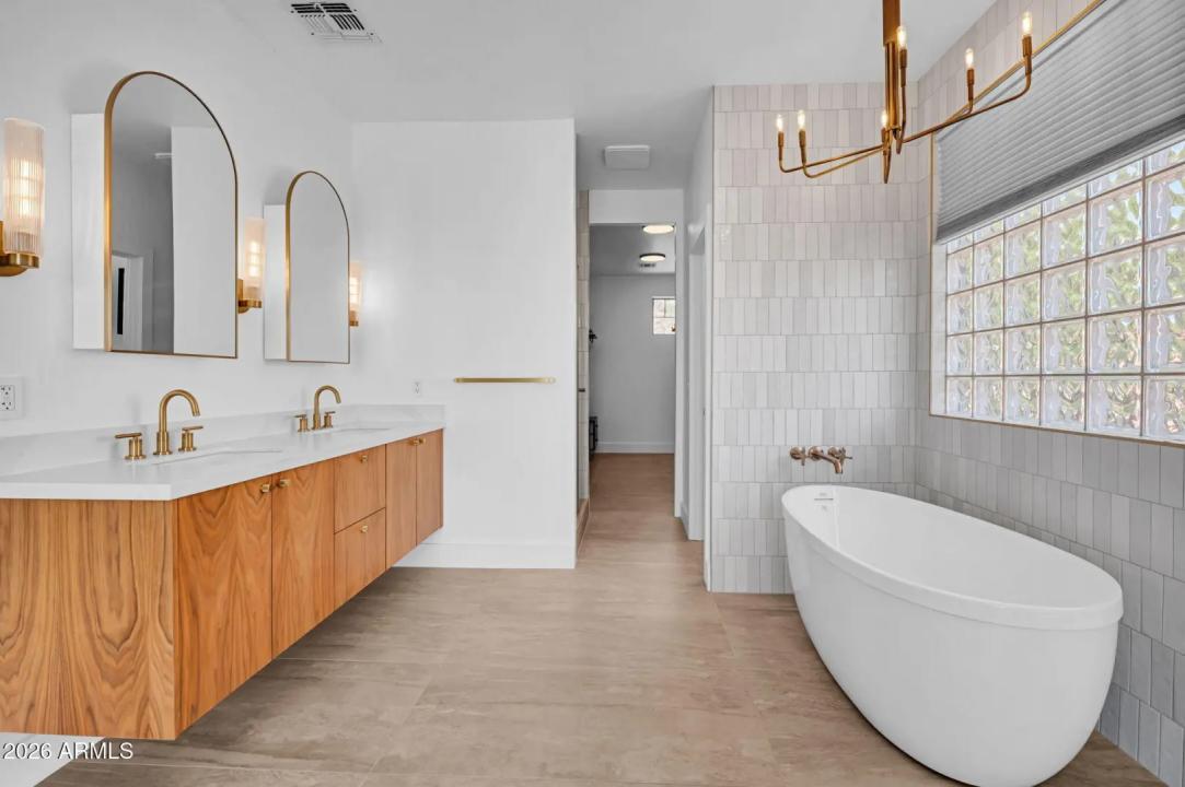 Real Estate Picture 30