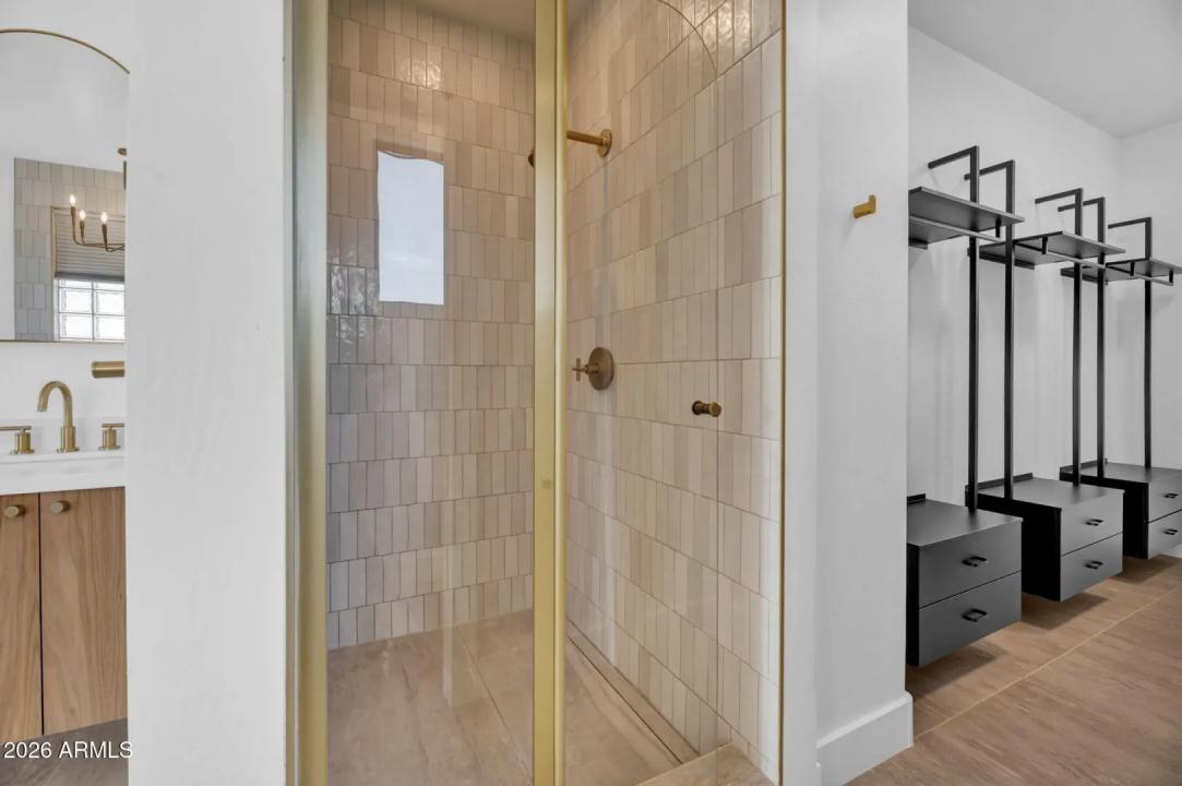 Real Estate Picture 33