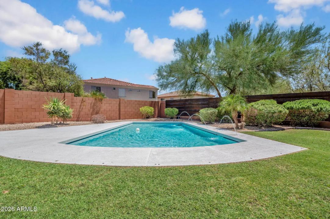 Real Estate Picture 36
