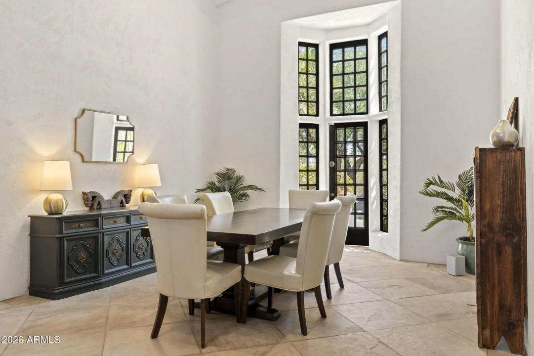 Real Estate Picture 8