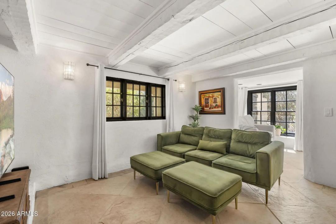 Real Estate Picture 15