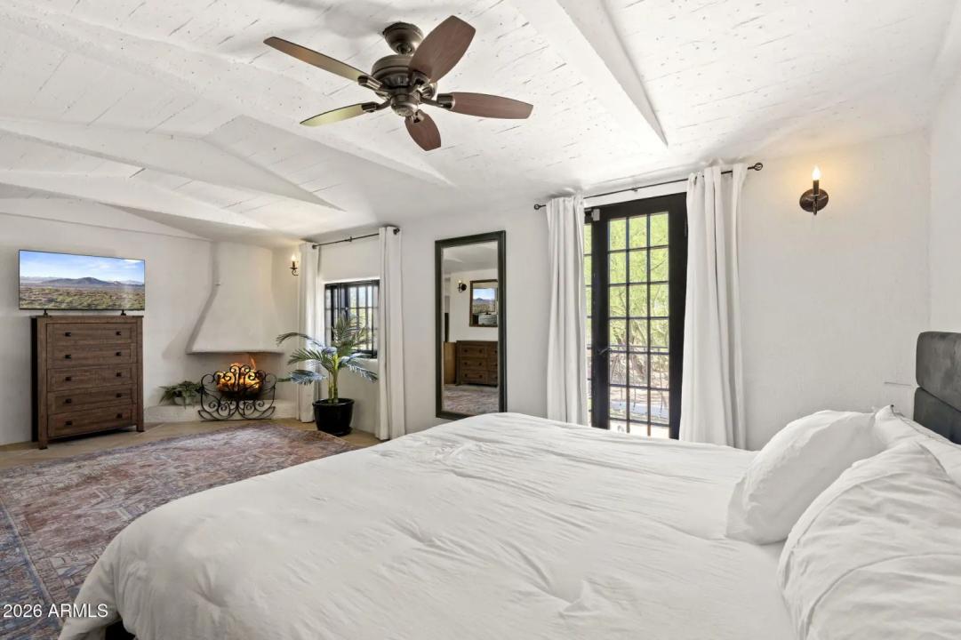 Real Estate Picture 19