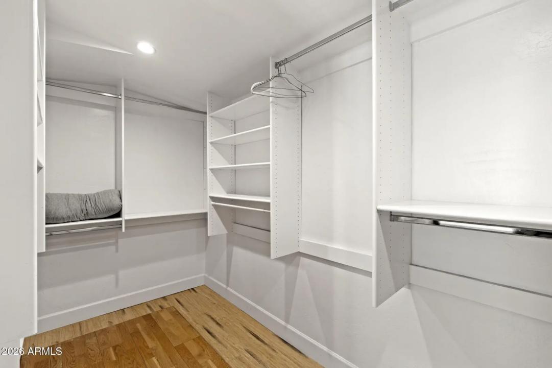 Real Estate Picture 23
