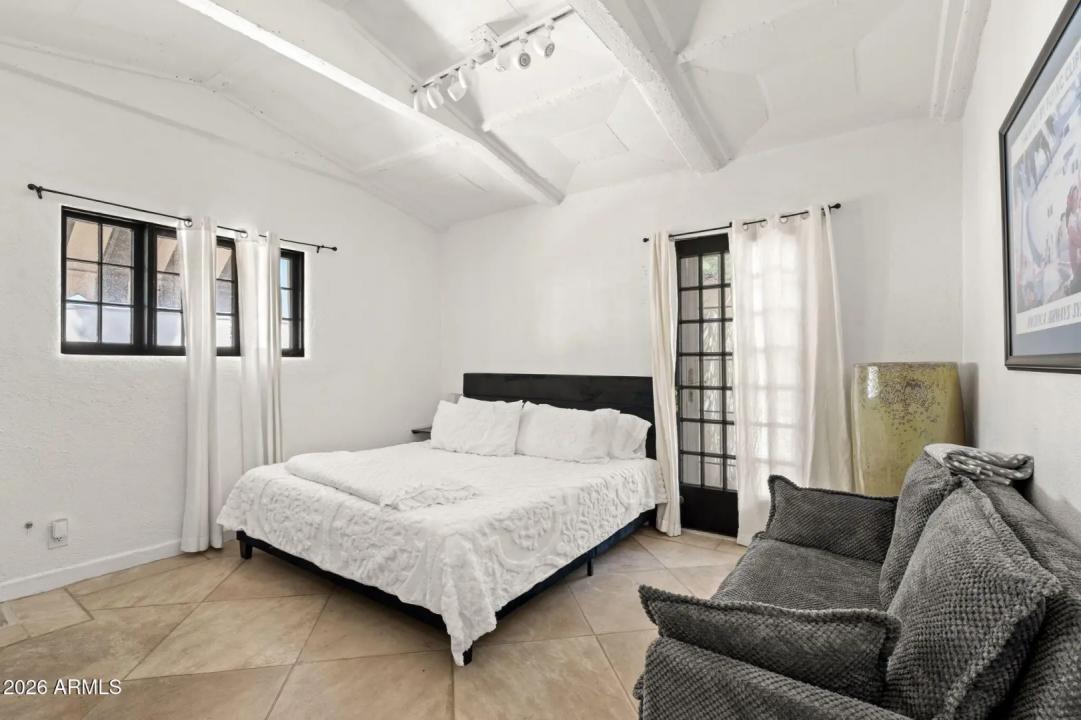 Real Estate Picture 24