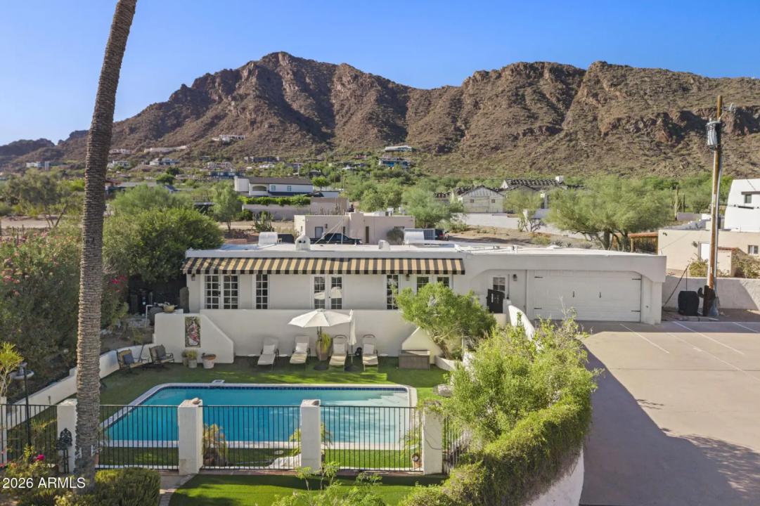 Real Estate Picture 4