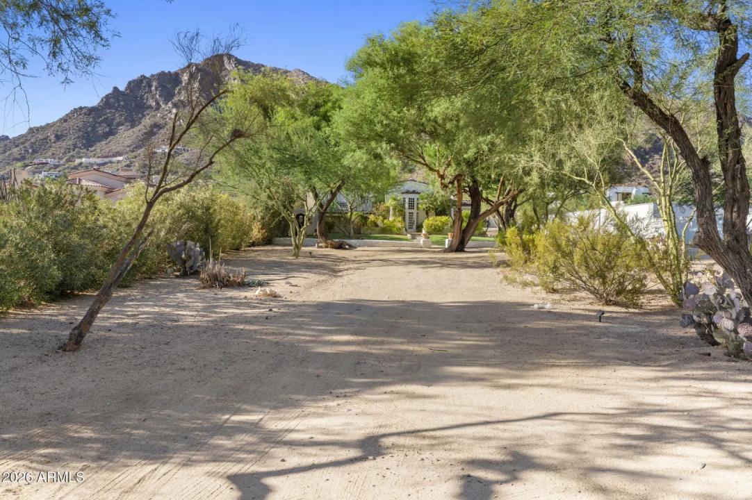 Real Estate Picture 43