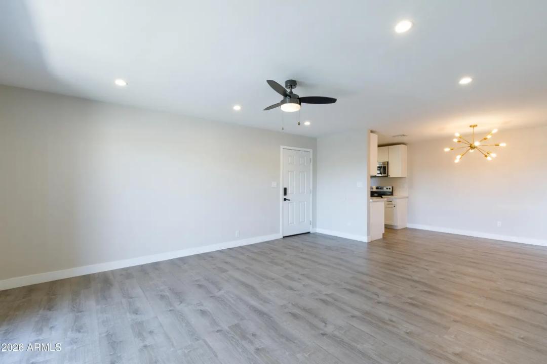 Real Estate Picture 5