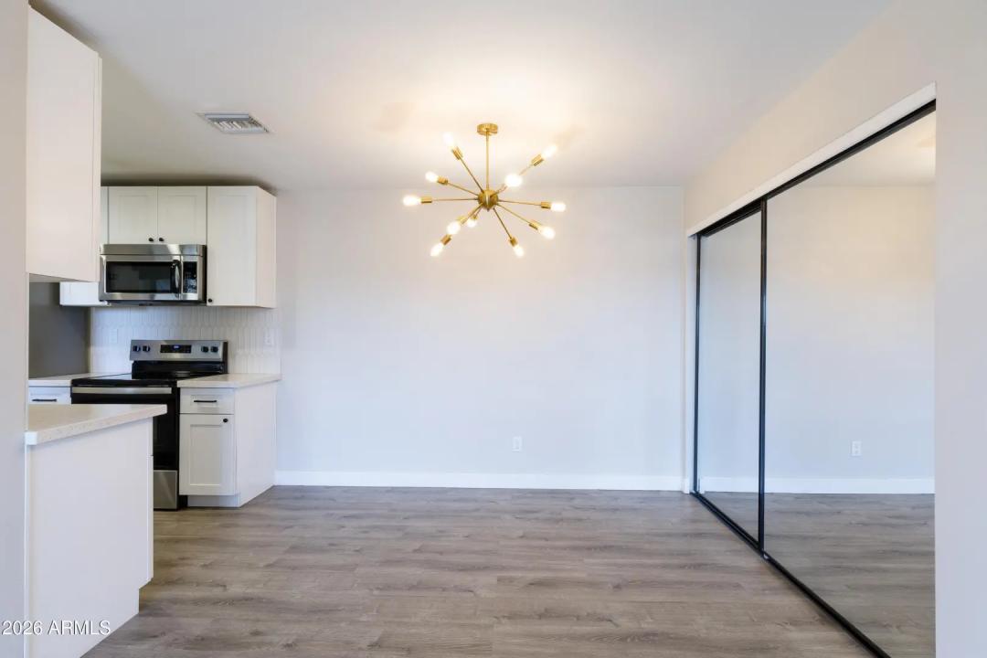 Real Estate Picture 6