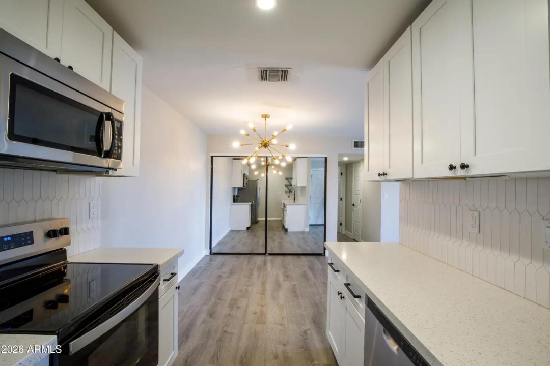 Real Estate Picture 11