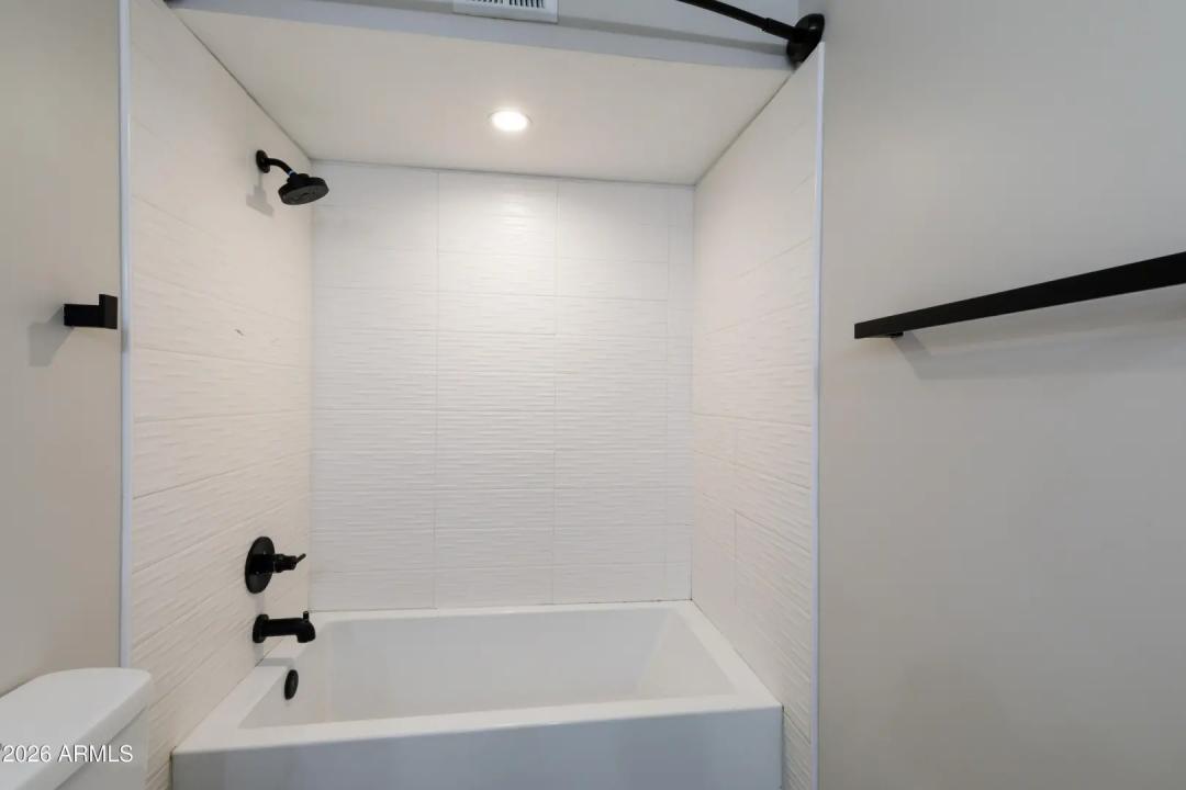 Real Estate Picture 16
