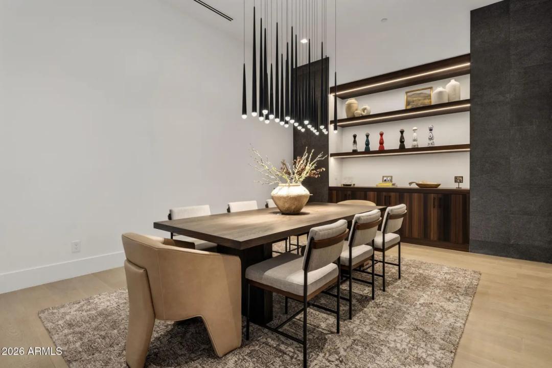Real Estate Picture 10