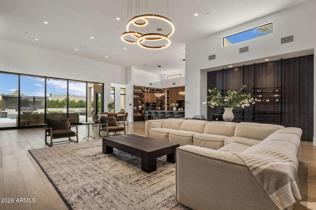 Real Estate Picture 14