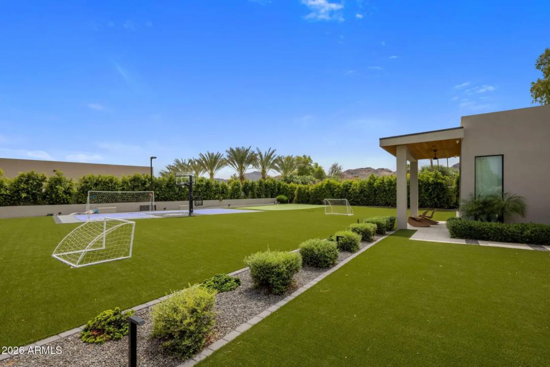 Real Estate Picture 23