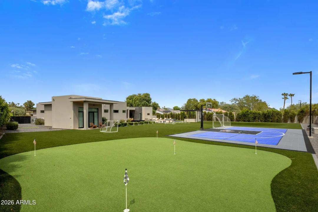 Real Estate Picture 15