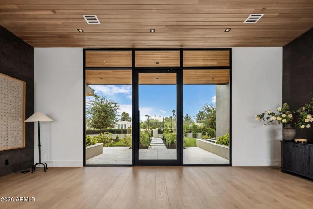 Real Estate Picture 9