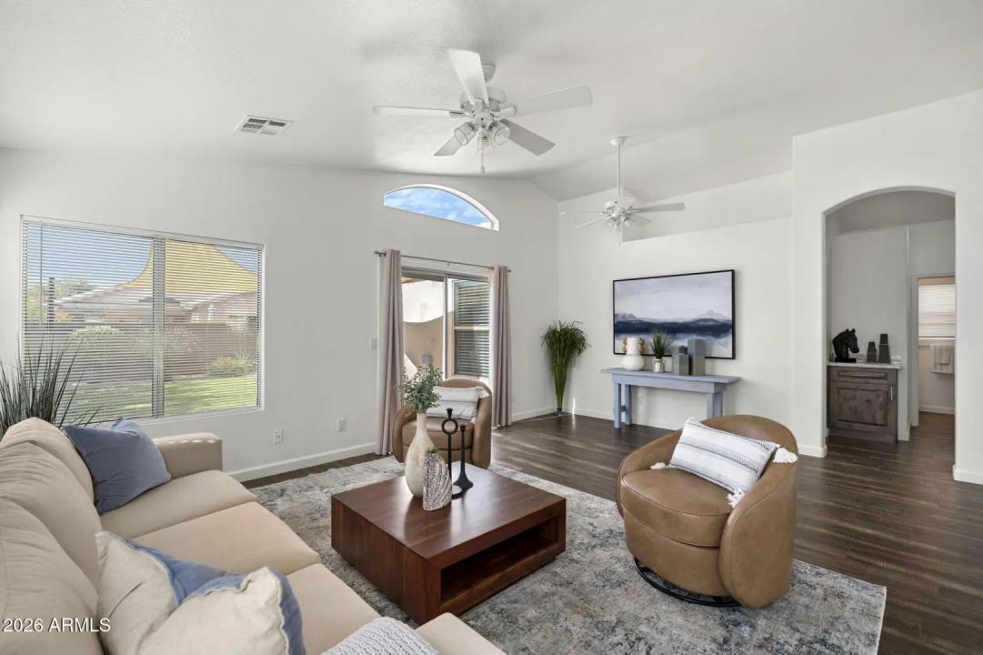 Real Estate Picture 6