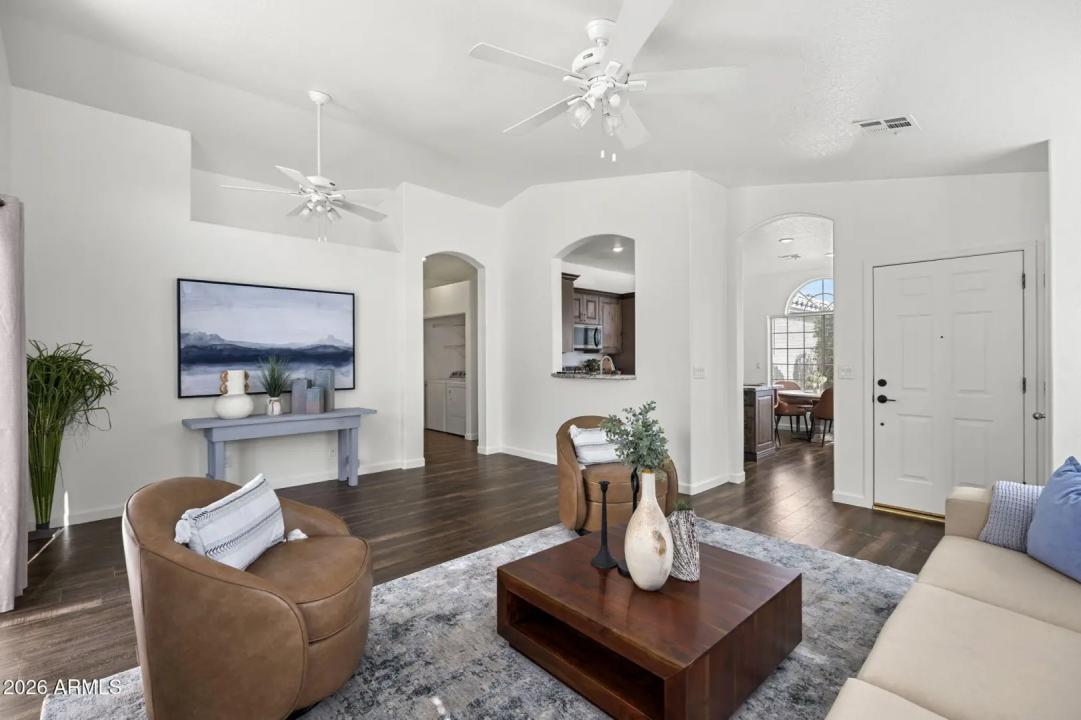 Real Estate Picture 7