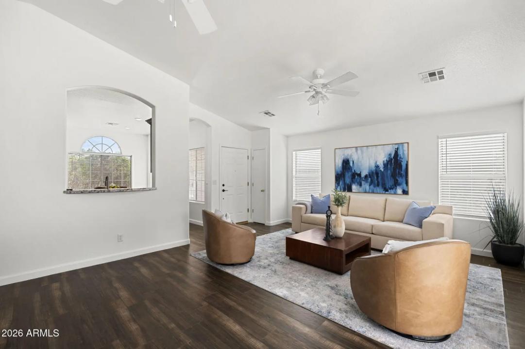 Real Estate Picture 8