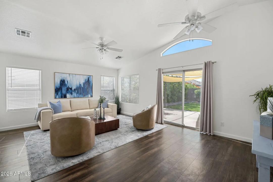 Real Estate Picture 10