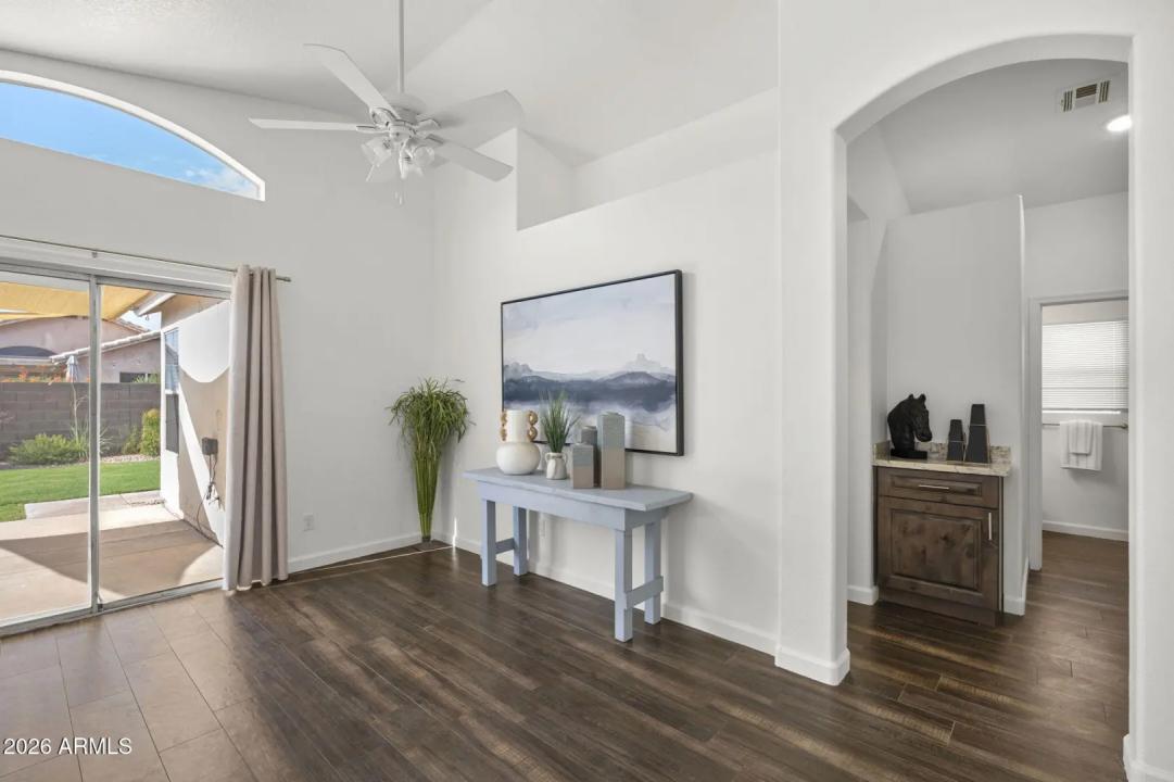 Real Estate Picture 11
