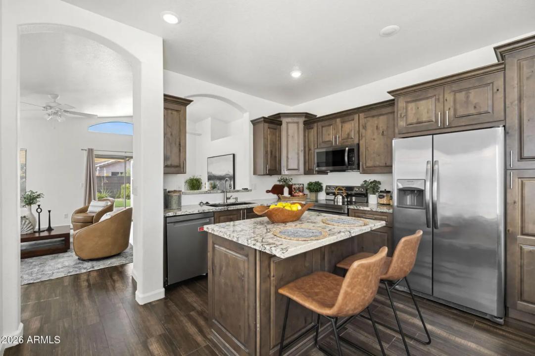 Real Estate Picture 12