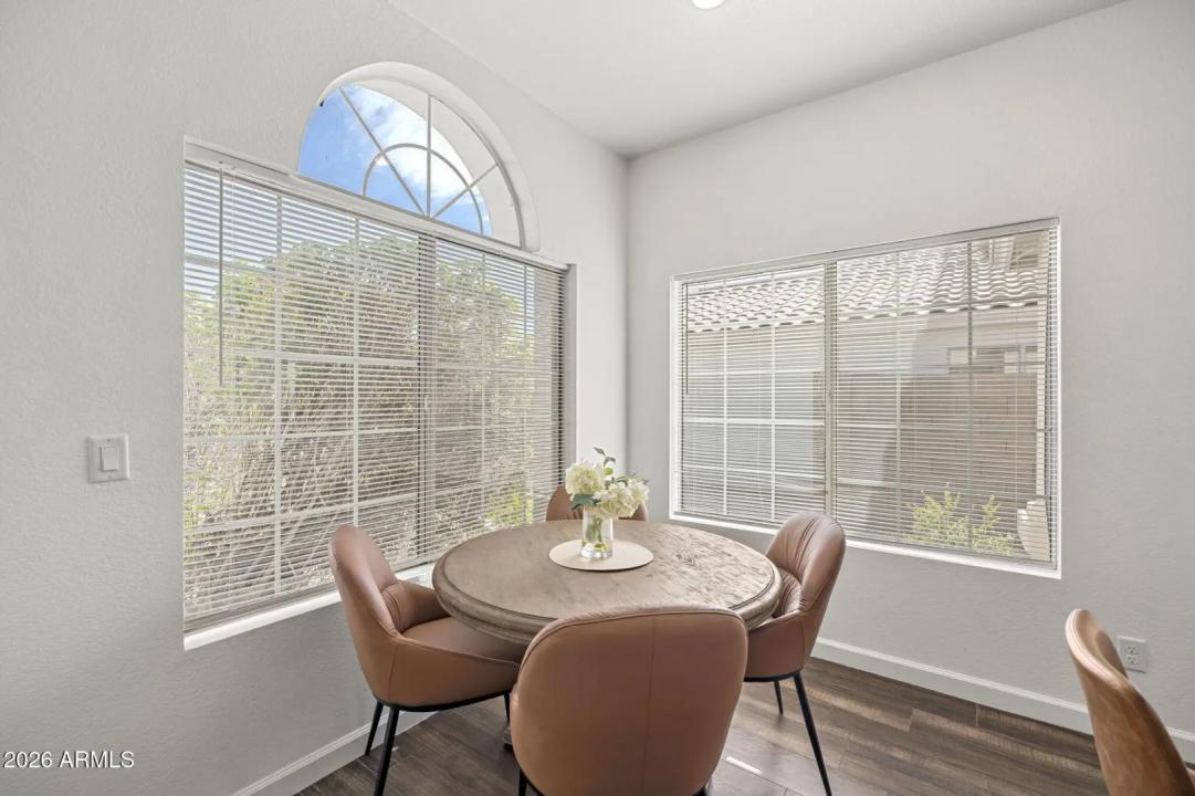 Real Estate Picture 17