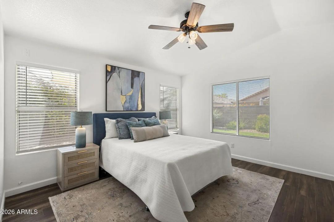 Real Estate Picture 18