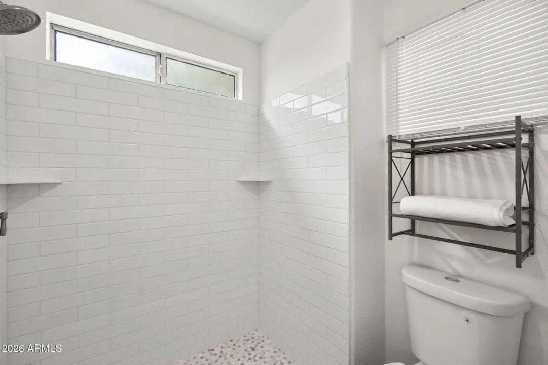 Real Estate Picture 22