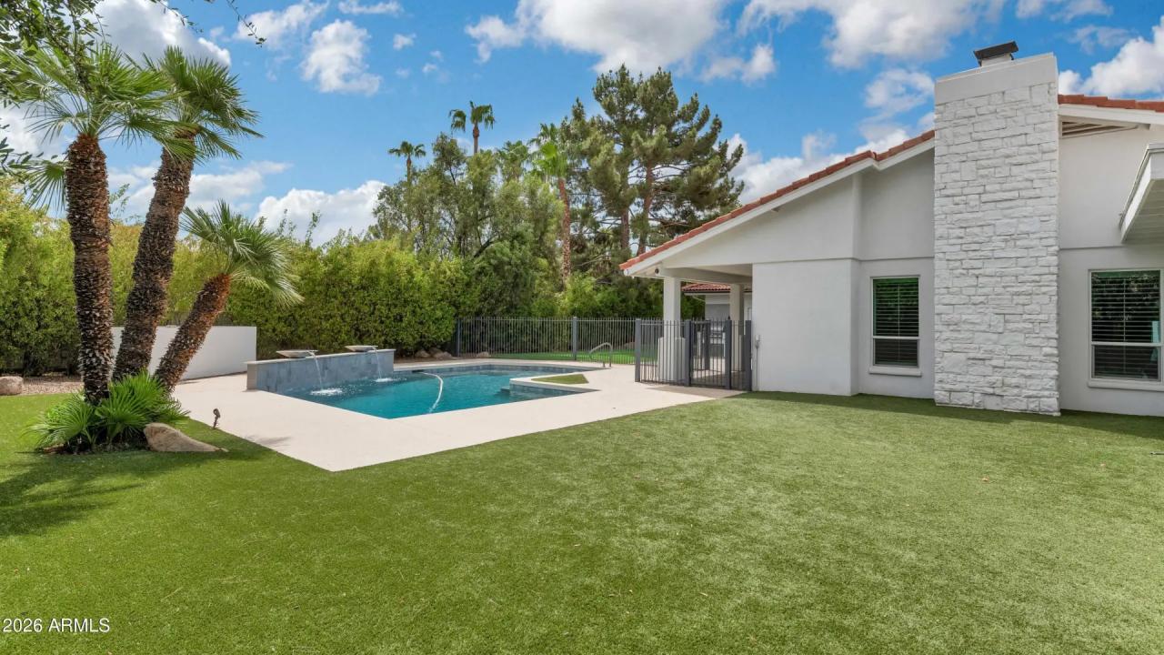 Real Estate Picture 2