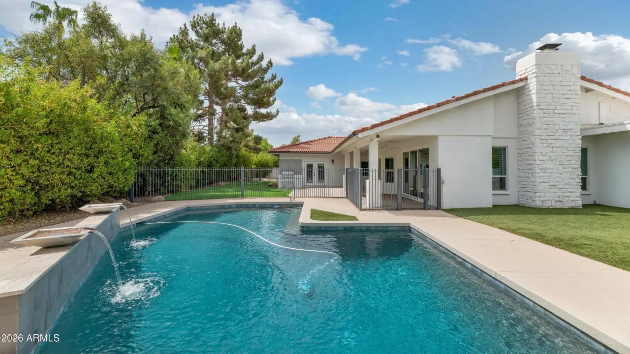 Real Estate Picture 5