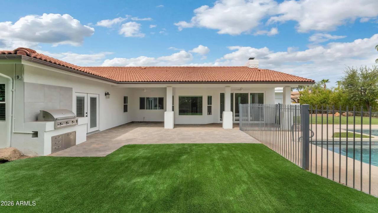 Real Estate Picture 6