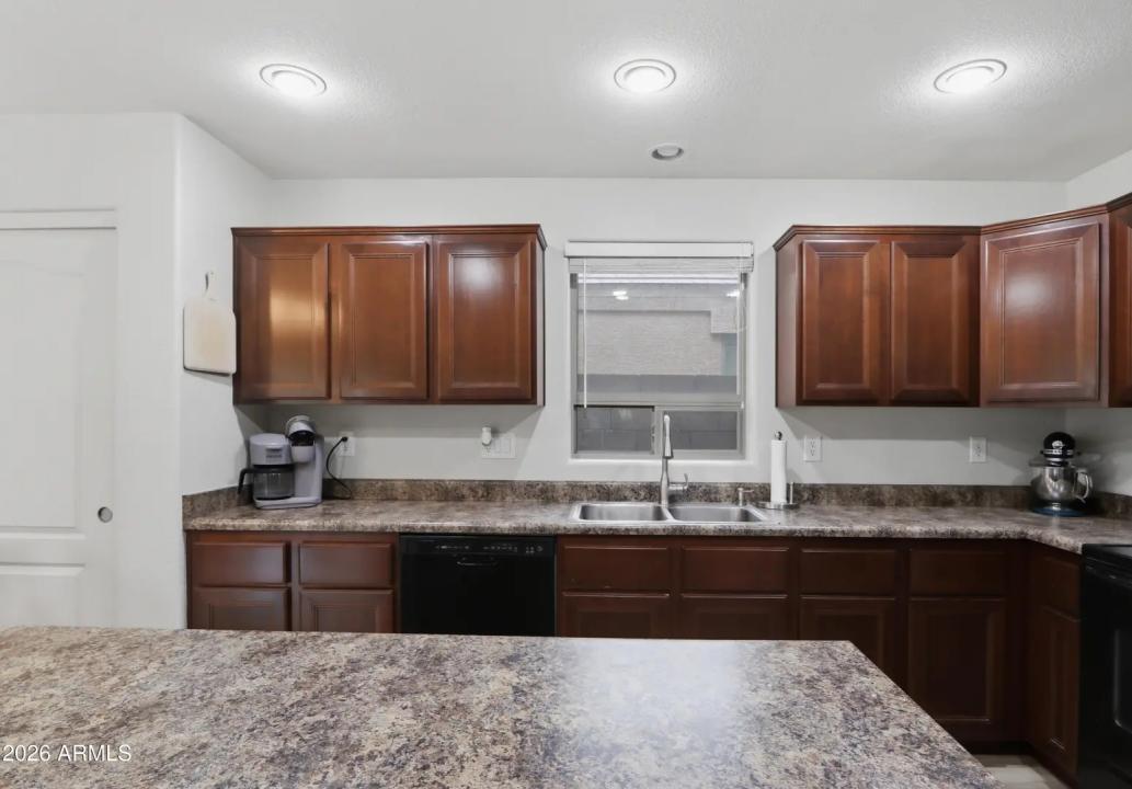 Real Estate Picture 15