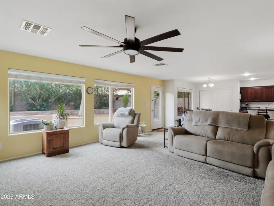 Real Estate Picture 18