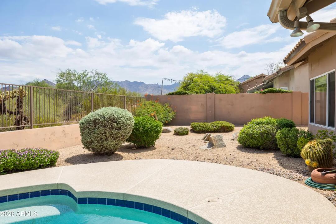 Real Estate Picture 6