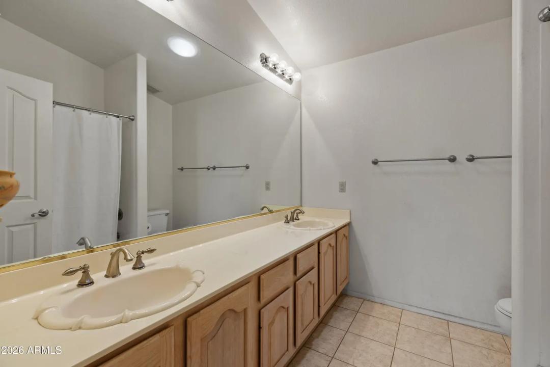 Real Estate Picture 30