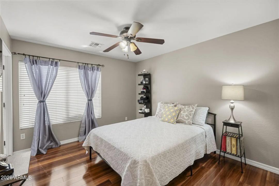 Real Estate Picture 34