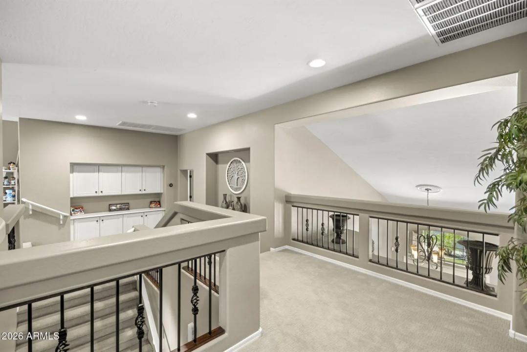 Real Estate Picture 50