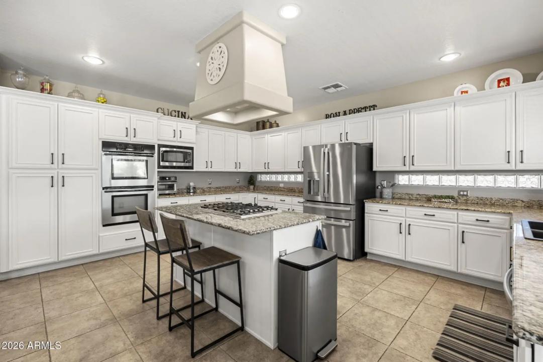 Real Estate Picture 19