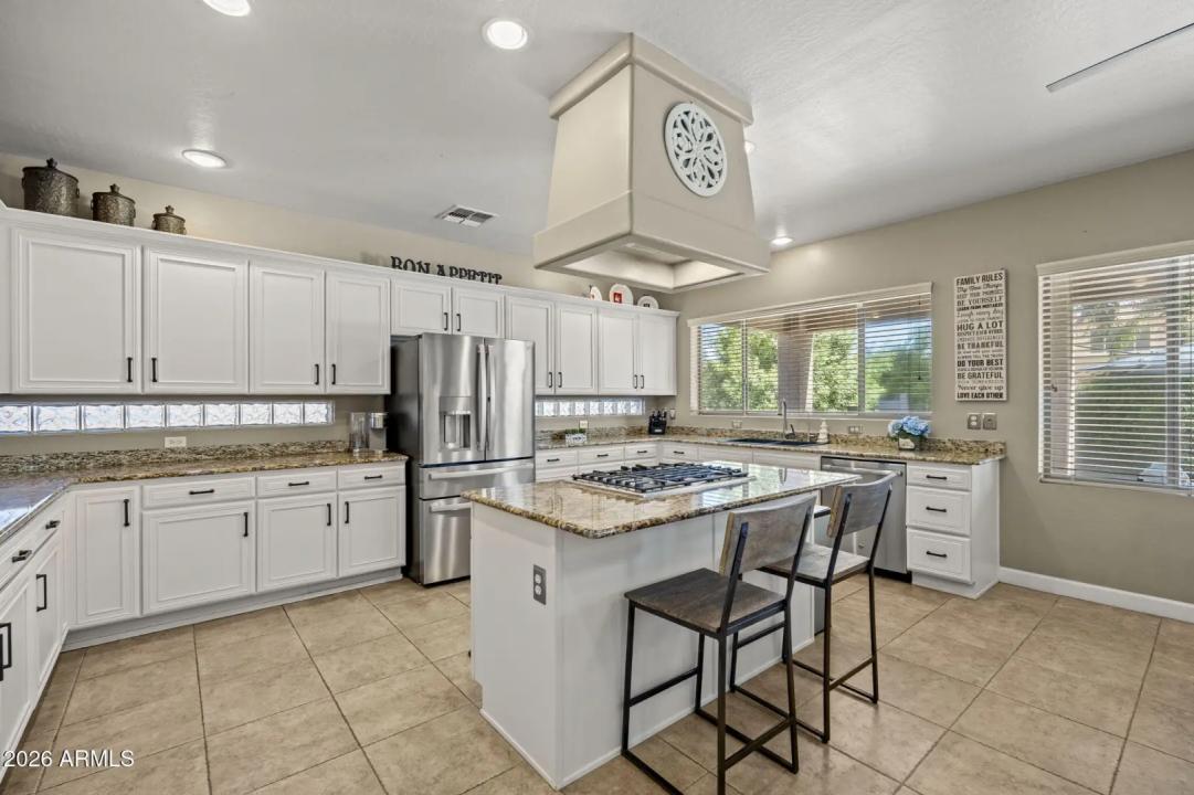Real Estate Picture 23