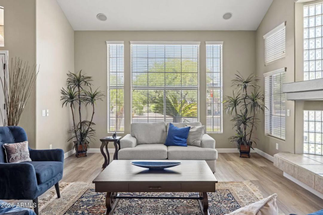 Real Estate Picture 8