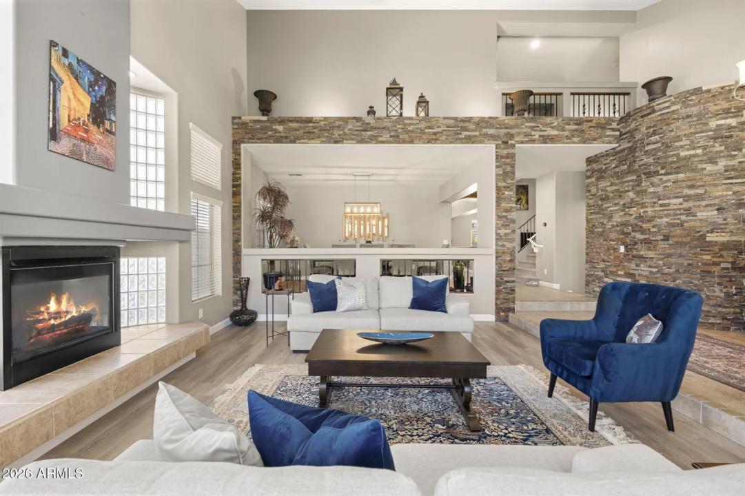 Real Estate Picture 12