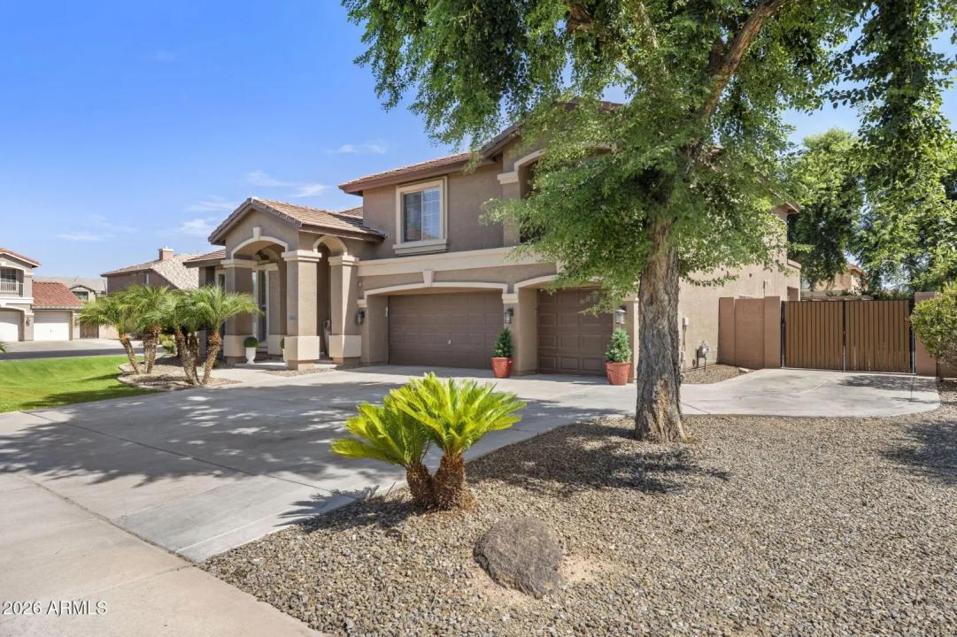 Real Estate Picture 3